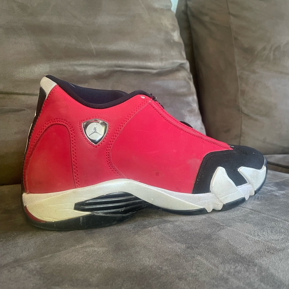 “Gym Red” Air Jordan 14 retros
